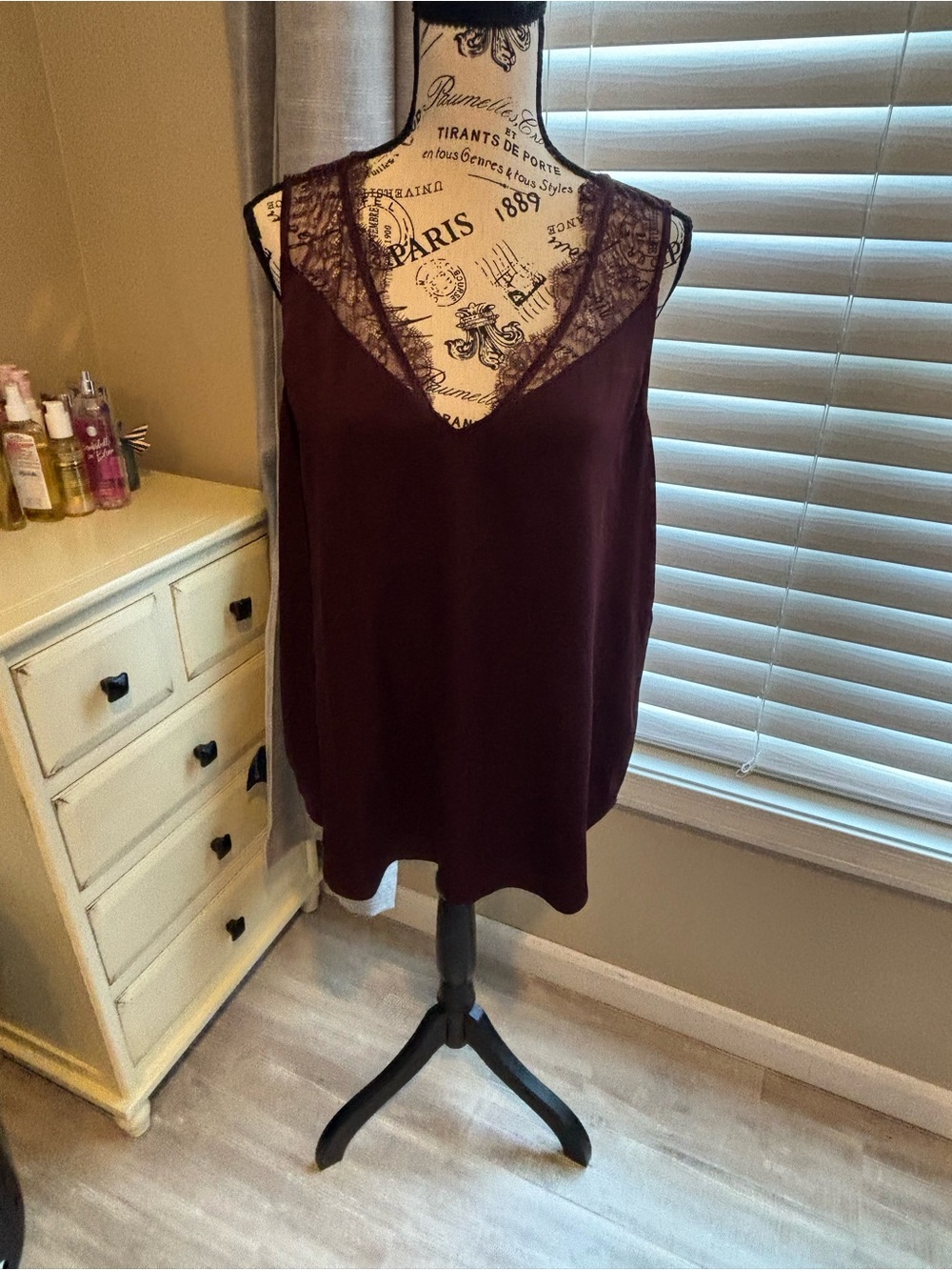 Express Lace-Trim V-Neck Camisole - burgundy